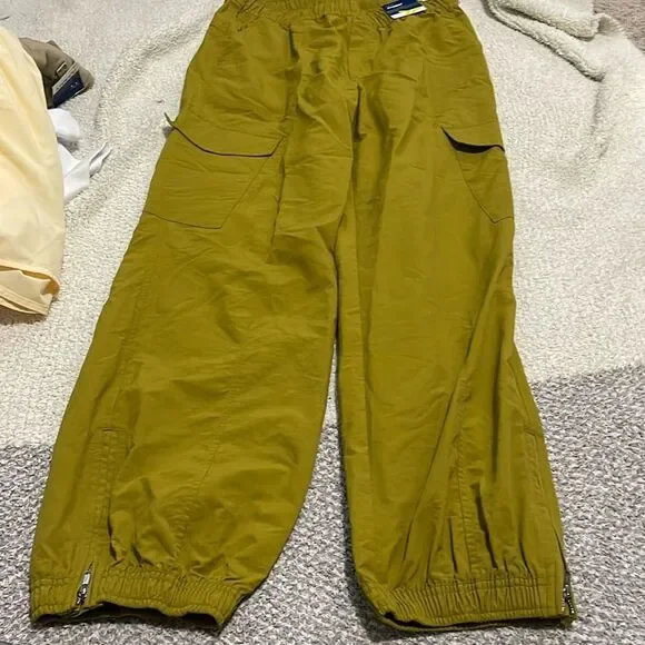 NWT- Old Navy  L tall. High Waist Ankle Zip Cargo Jogger - Picture 4 of 11